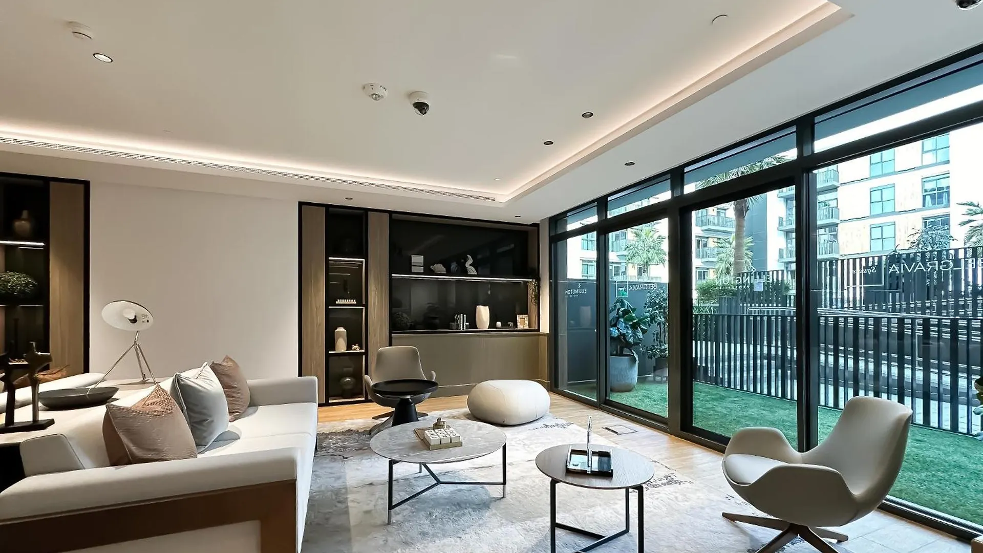 Trophy - The Classic Courtyard 2Bdr Suites In Jvc Dubai 0*,