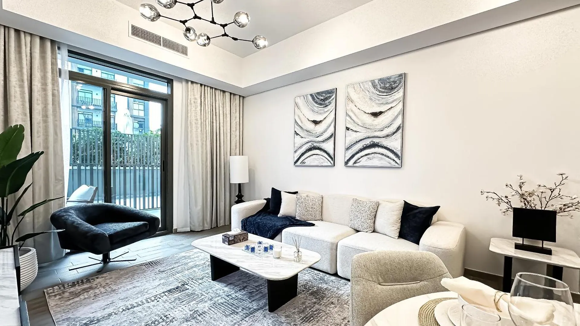 Trophy - The Classic Courtyard 2Bdr Suites In Jvc Дубай Апартаменты